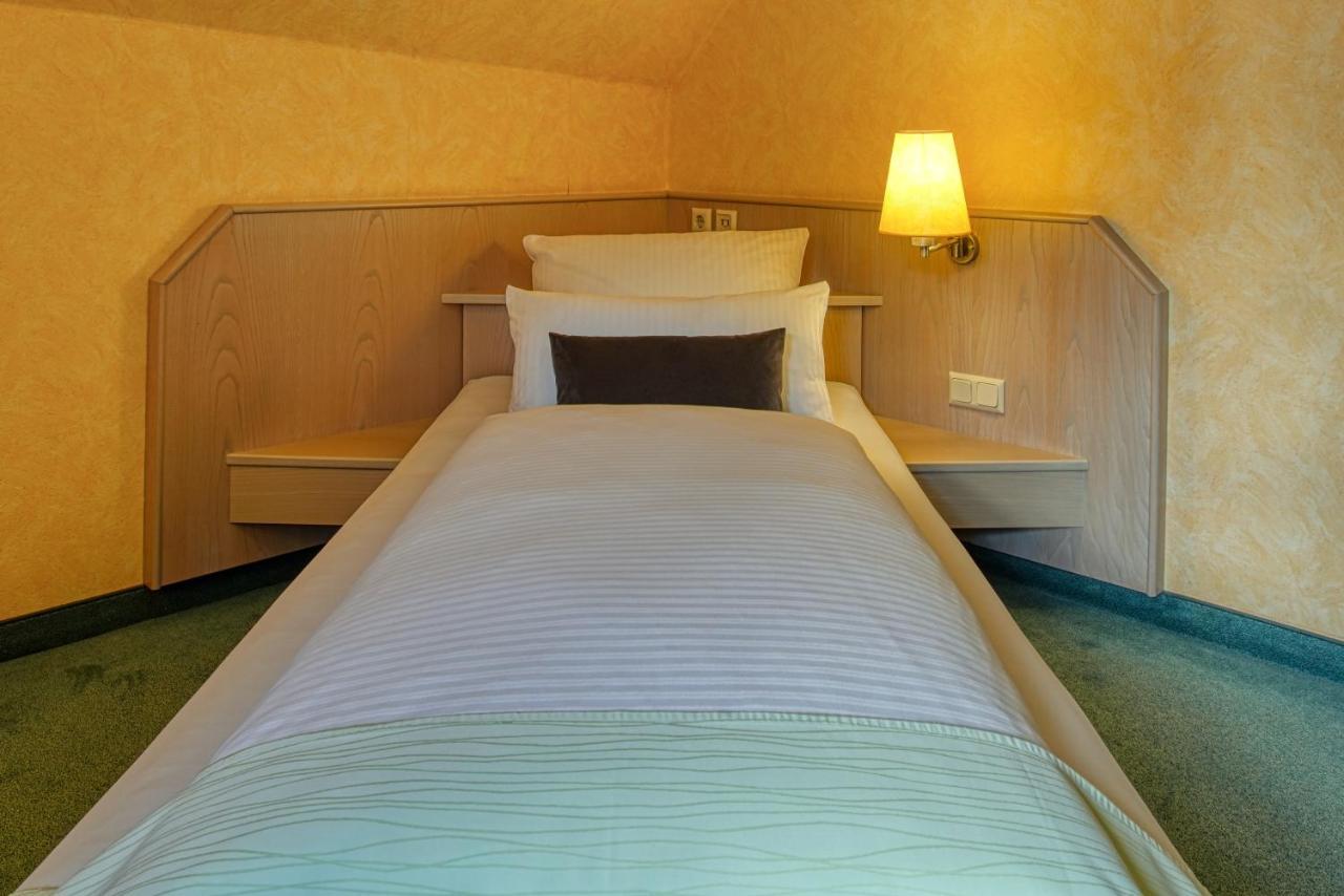 Hotel Kischers Landhaus Хановер Екстериор снимка