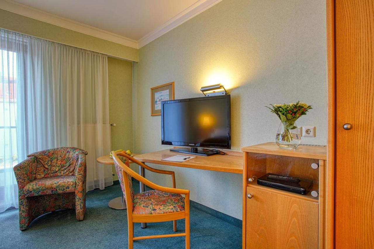 Hotel Kischers Landhaus Хановер Екстериор снимка